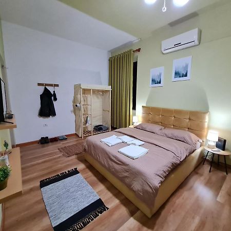 Ex-Block District Charming Studio Apartment With Treeish Sorrounding View! Тирана Екстер'єр фото
